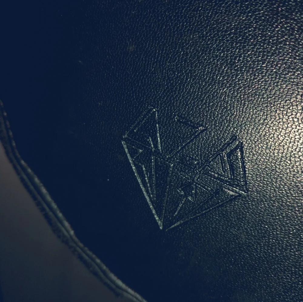 Black batwing goth punk purse backpack - Picture 5 of 11